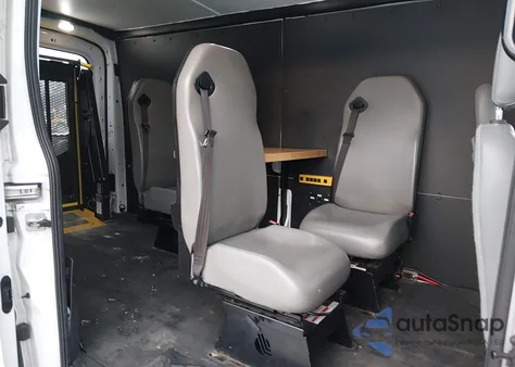 2019 Ford Transit-250 z USA, uszkodzony, nr VIN 1FTYR2CM9KKA91053